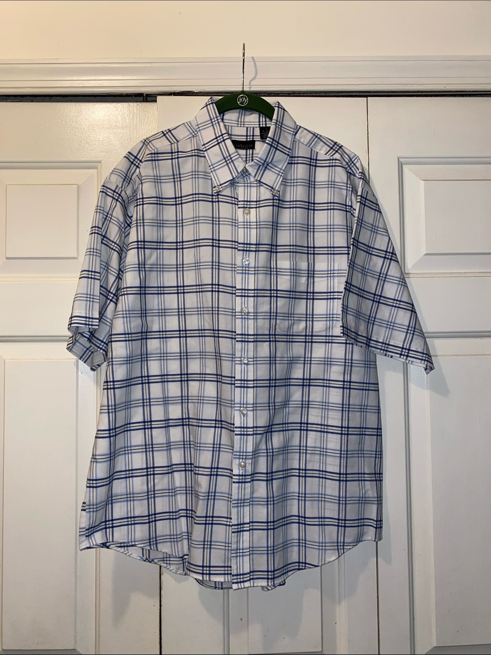 Van Heusen White and Blue Plaid Short-Sleeve Button-Down Shirt